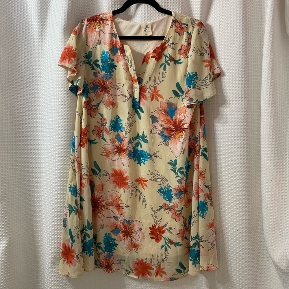 NWOT Mai Soli Floral Flowy Swing Dress